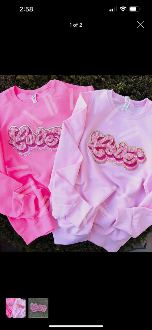Love patch crewneck